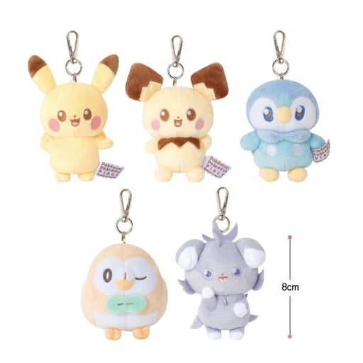 Pokemon Poképiece Plush Keychain – Rowlet - Lifestyle 3 - Prism & Pocket