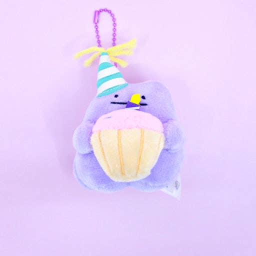 Pokémon Celebration Series Plush Bag Charm 8cm – Pikachu - Lifestyle 4 - Prism & Pocket